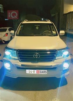 تۆیۆتا لاند کروزەر